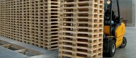 Loading pallets